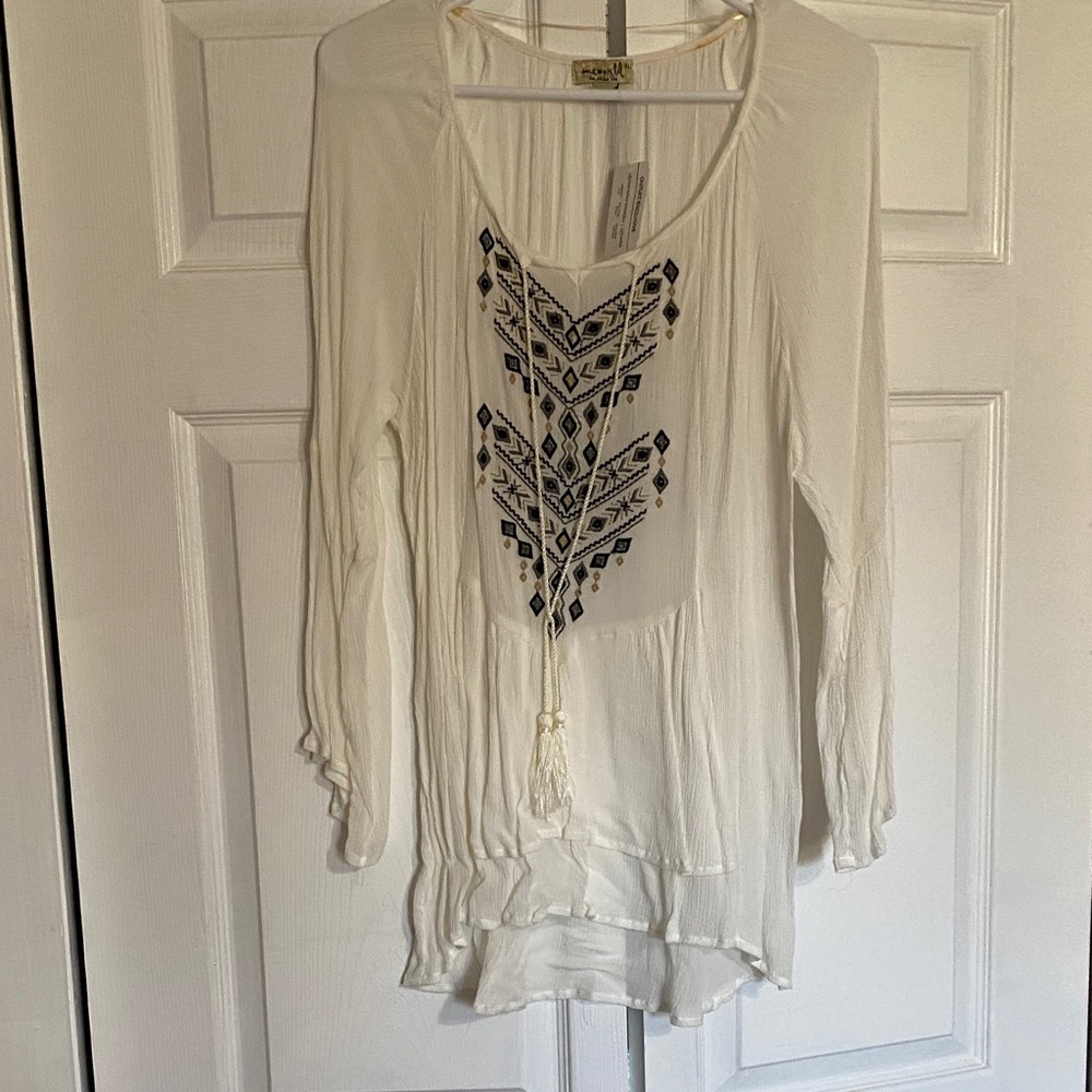 ONE WORLD White Blouse with Black Embroidery